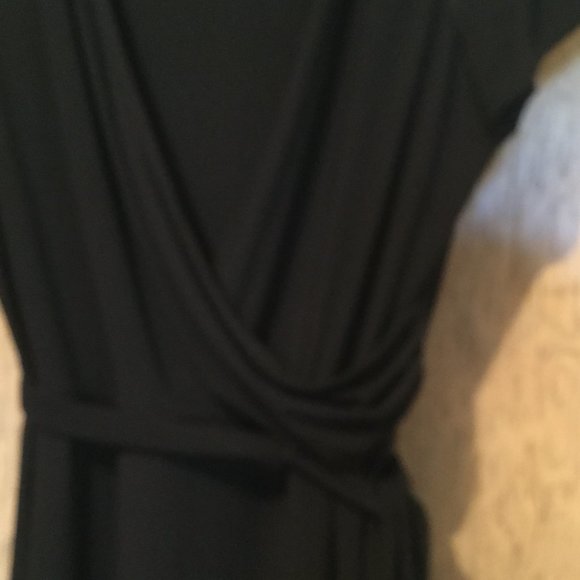 New Eliza J faux wrap plus size dress with tie belt - Picture 3 of 4